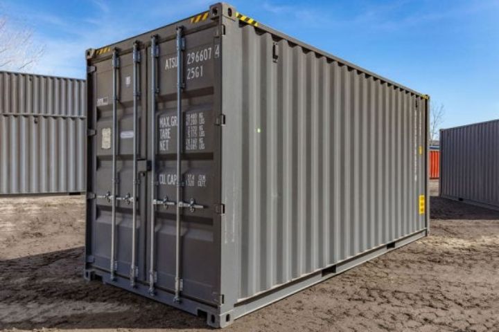 Bao nhiêu tấn hàng có thể chở trong một container 20 feet?