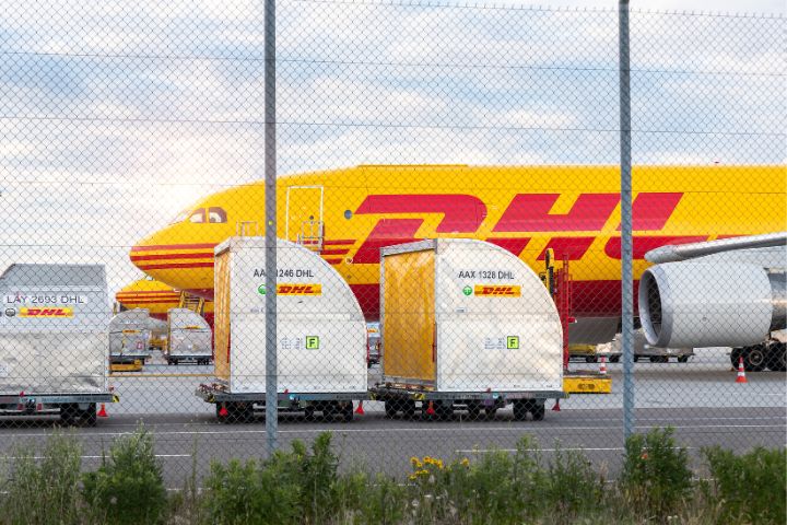 Hướng dẫn quy trình gửi hàng chuyển phát nhanh DHL đi Mỹ tiết kiệm chi phí