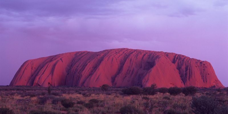 Bản Đồ Nước Australia - Vùng Địa Lý Đa Dạng, Đặc Sắc Tảng đá nguyên khối Uluru